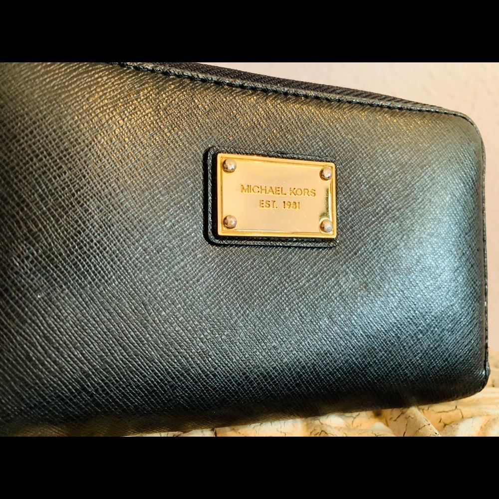 Michael Kors wristlet